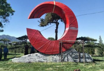 草地精神堡壘雕塑 現(xiàn)代校園標識雕塑 大型標牌雕塑