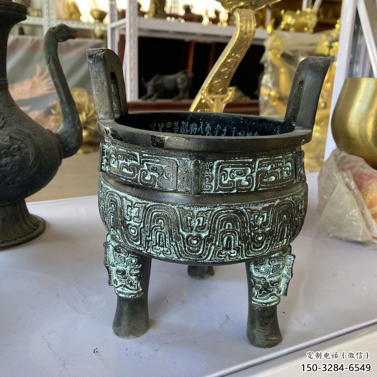 供奉圓鼎香爐雕塑