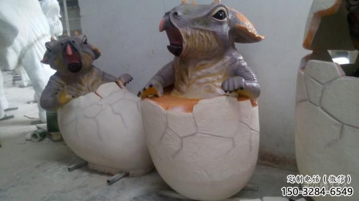 商業街恐龍蛋雕塑