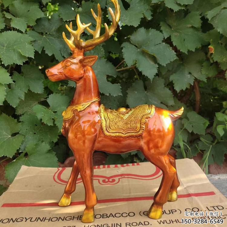 步行街馴鹿雕塑，仿真雕塑，烤漆方式