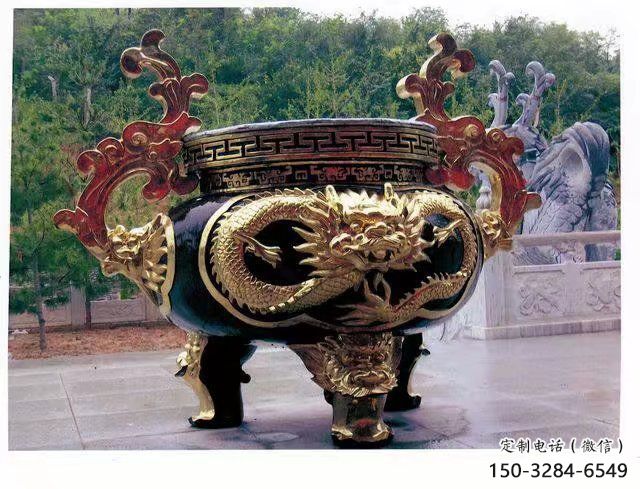 彩繪盤龍三足爐雕塑