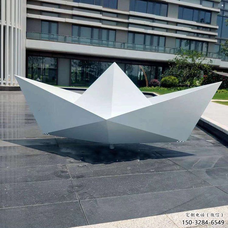 抽象紙船雕塑廠家，標(biāo)識雕塑，景觀折紙船雕塑指用