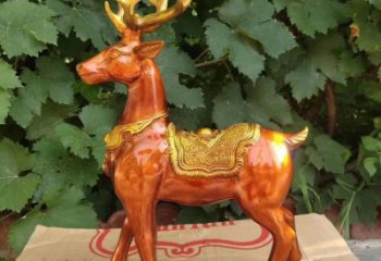 步行街馴鹿雕塑，仿真雕塑，烤漆方式