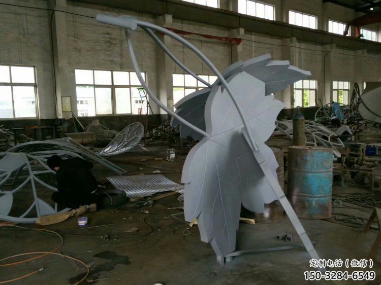 楓葉雕塑承接，鍛造工藝，不銹鋼楓葉雕塑訂做