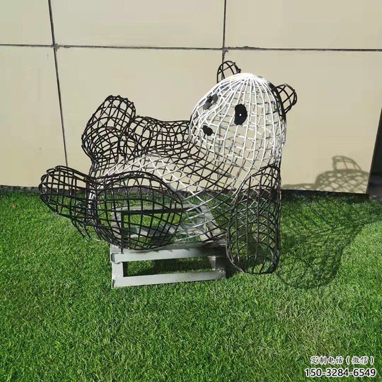 熊貓雕塑制作，標(biāo)識(shí)雕塑，鏤空熊貓雕塑廠家優(yōu)選