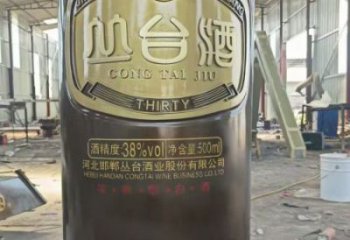 室內酒瓶雕塑，拉絲景觀雕塑，抽象效果