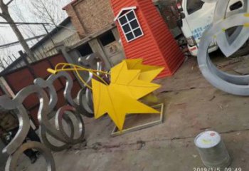 楓葉雕塑通用，街景小品，烤漆楓葉雕塑制造廠家