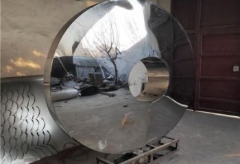 圓鏡雕塑優選，景區案例，抽象不銹鋼圓鏡雕塑選用