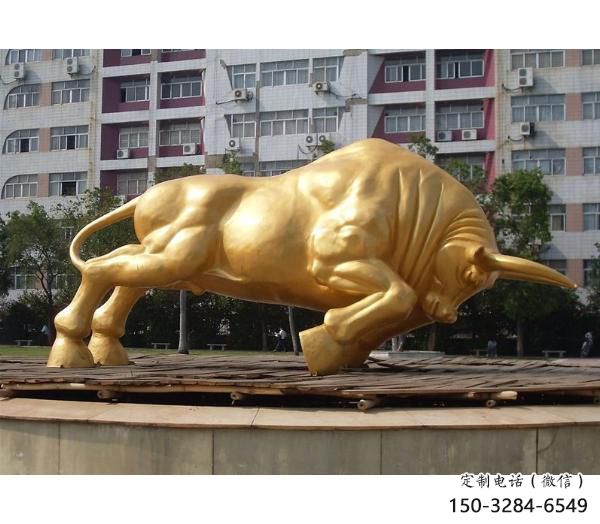 西湖風(fēng)景區(qū)開(kāi)荒牛雕塑