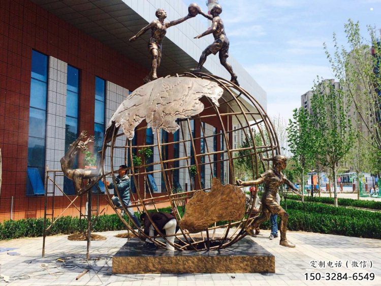 萬柏林地球儀雕塑選定，拉絲工藝，地球儀人物雕塑預定