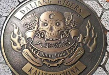 尖草坪鑄造校徽雕塑