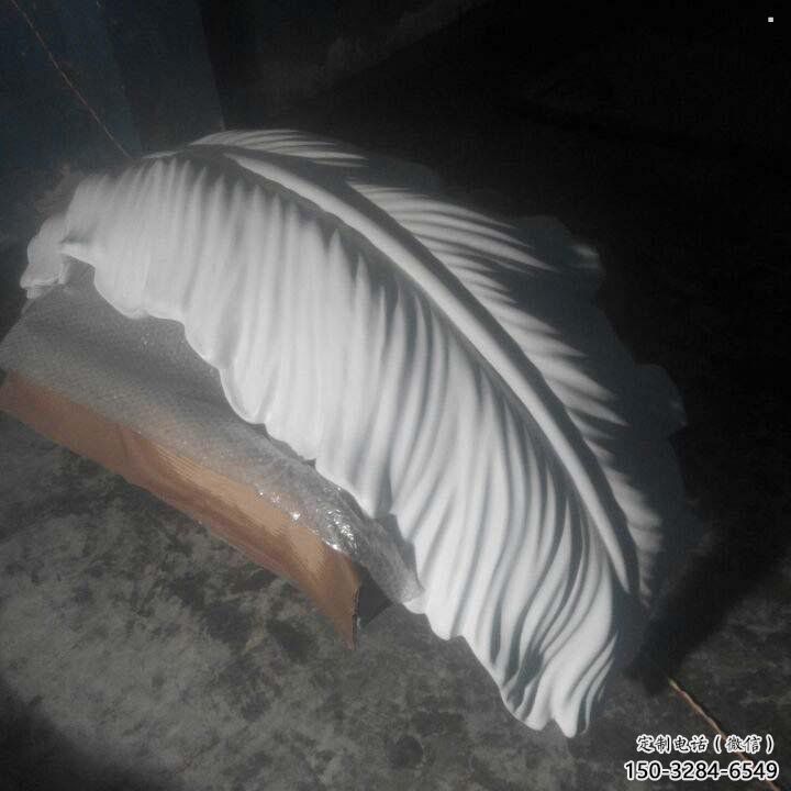 昌吉羽毛雕塑供應，花園小品，酒店玻璃鋼羽毛雕塑展品