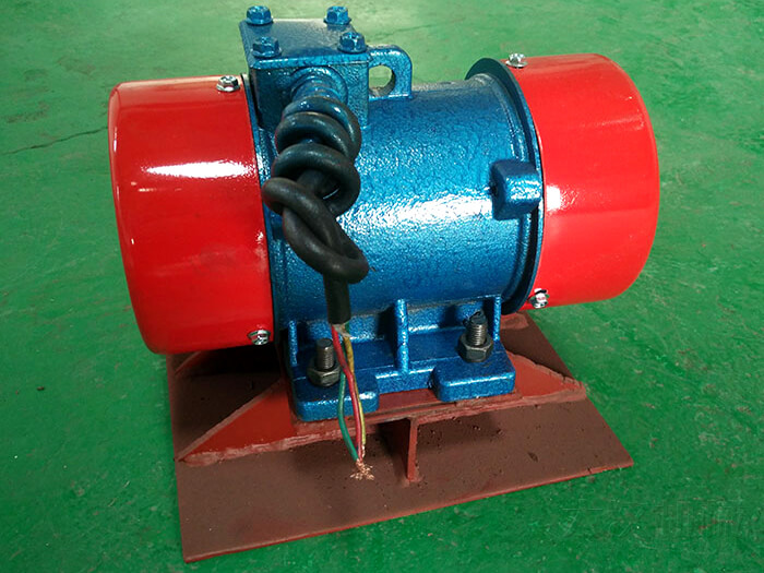 LZF-4倉壁振動(dòng)器